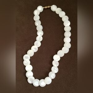 VINTAGE OVERLAPPING MORHER-OF-PEARL DISC NECLACE -GOLD PLATED BARREL CLASP - 18"